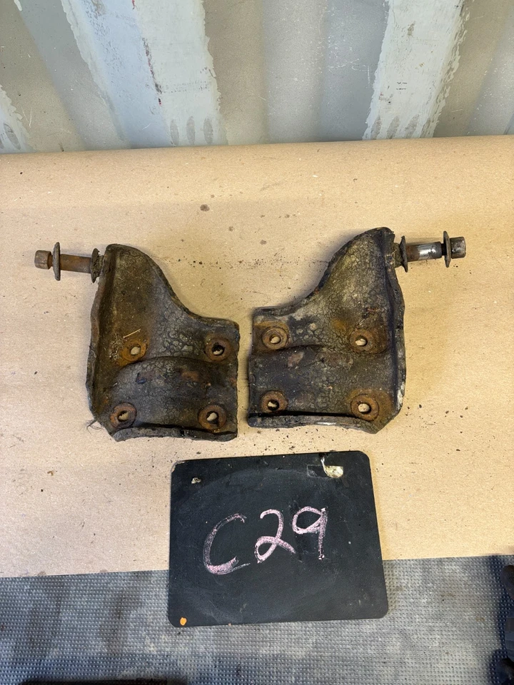 Dodge W100 W150 D150 D100 D250 D350 1981 87 1993 eje trasero placas de choque perno en U Foto 1 de 4