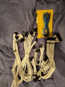 CORSAIR Premium Individually Sleeved PSU Cables Pro Kit - Power Supply Type 4 - Picture 1 of 2