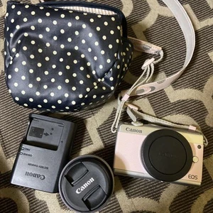 Canon EOS M100 Limited Pink 208879 - Picture 1 of 8