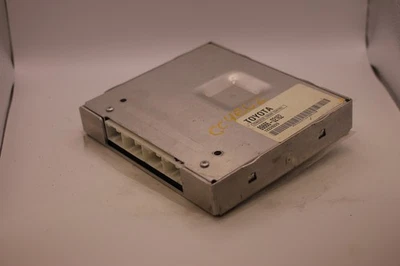 Módulo de control del motor ECM genuino OEM Toyota 89666-02162 para Toyota Matrix 2003 Foto 1 de 4