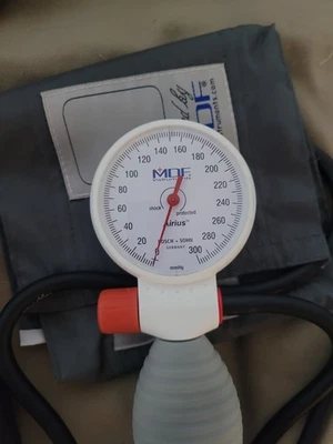 Airius Sphygmomanometer - Germany - Palm - Aneroid - MDF Instruments - Image 1 of 4