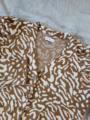 Cárdigan Suéter Nine West Para Mujer XXL Estampado Animal Botón Mangas Abullonadas Jirafa Foto 1 de 4