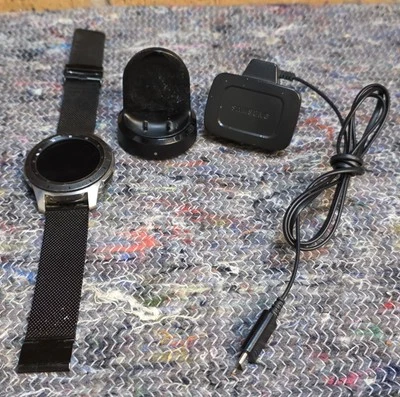 Samsung Galaxy Watch SM-R800 Bluetooth GPS Silver 46mm + Power - Image 1 of 4