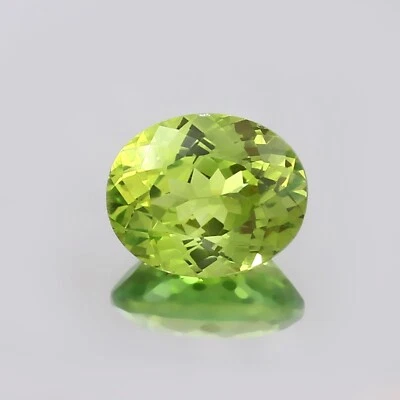 Natürlich Ceylon Grün Peridot Saphir 4.20 Karat Lose Oval Schliff Edelstein - Bild 1 von 4