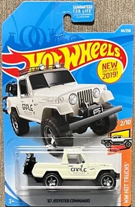 Hot Wheels 2019 HW Hot Trucks #2/10 '67 JEEPSTER Commando #FYB53 scala 1:64 - Foto 1 di 2