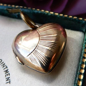 Vintage 9ct Gold B&F Heart Locket with Chain - Picture 1 of 5