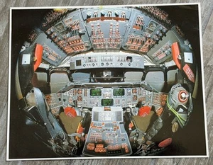 Foto d'epoca NASA di Shuttle Columbia ponte di volo cabina di pilotaggio 1981 fotografia - Foto 1 di 2