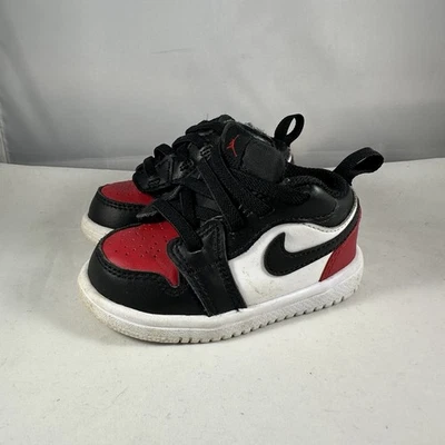 Nike Air Jordan Retro 1 Bajo Rojo Negro Blanco Talla 5C Atlético DR9747-161 Foto 1 de 4