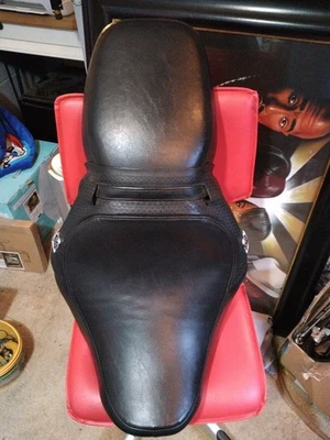 Pre-owned Harley Davidson 1997-07 Road King Motorcycle Seat - Image 1 of 4