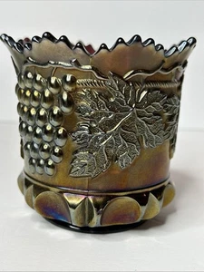 Antikes Northwood Carnival Glas Traube und Kabel Amethyst Milchkännchen - Bild 1 von 10