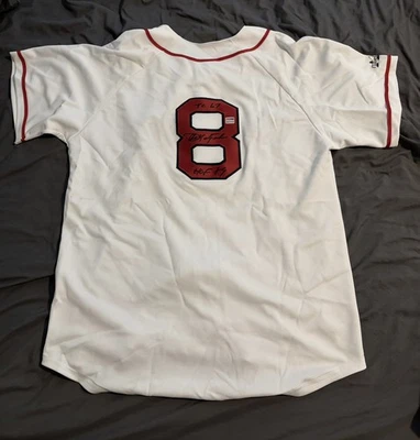Camiseta deportiva firmada por Carl Yastrzemski de los Medias Rojas de Boston #8, TC 1967, HOF 89, PSA/DNA automática Foto 1 de 4