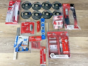 Milwaukee Empire Werkzeug Set Regalgriffe - Schraubendreher Bits, Lichter, Klingen, Messer, mehr - Bild 1 von 7