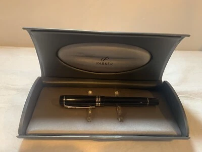 Pluma Estilográfica Parker Duofold Negra y Platino Oro 18Kt. Plumín fino. Nuevo stock antiguo Foto 1 de 4
