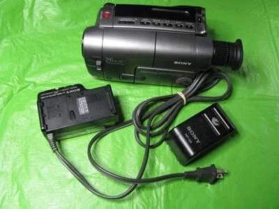 Sony CCD-TRV22 Video 8mm Analog Camcorder - Record Tranfer Watch Play Back Tapes - Image 1 of 4