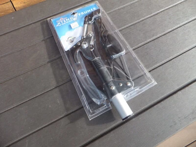 Tree Limb Branch Pruner Cutter Trimmer - Pulley Rope Activated Clipper, 12" Saw - Image 1 of 4