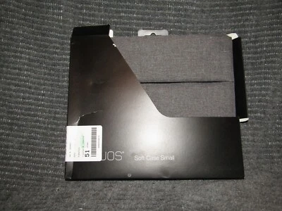 Wacom ACK413021 Intuos Soft Case Small - Ash Gray - Image 1 of 4