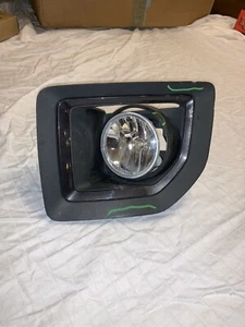2015 2016 GMC SIERRA 2500 3500 DRIVER LEFT SIDE FOG LIGHT W/BEZEL OEM #23178899 - Picture 1 of 7