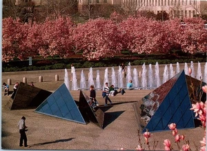 EW1/Fourth Street Plaza National Gallery of Art, Washington, Dennis Brack Photo - Picture 1 of 2