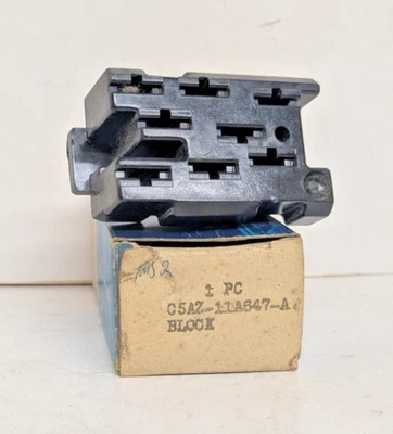NOS FORD  HEADLIGHT JUNCTION BLOCK 1965  FORD, MERCURY, LINCOLN  C5AZ-11A647-A - Image 1 of 4