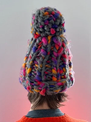 ГИГАНТСКАЯ ШАПОЧКА!! Многоцветная зимняя шляпа - Изображение 1 из 4