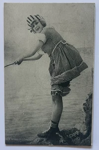 Badende Schönheit Gingham Kleid am Meer Jack Bennett Komödien Foto Postkarte - Bild 1 von 2
