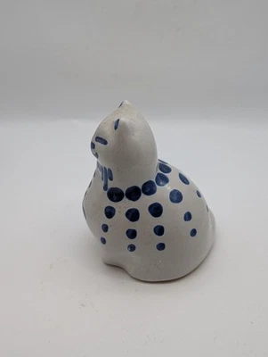 Jarrón de cerámica M. A. Hadley arte popular arco azul y blanco gato flor rana firmado 5" Foto 1 de 4