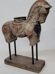 Estatua de caballo de guerra troyano de mediados de siglo escultura de piedra arte de mesa vintage - Imagen 1 de 10