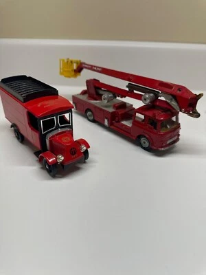 Corgi Classics Diecast Mack Truck & Simon snorkel - Image 1 of 4