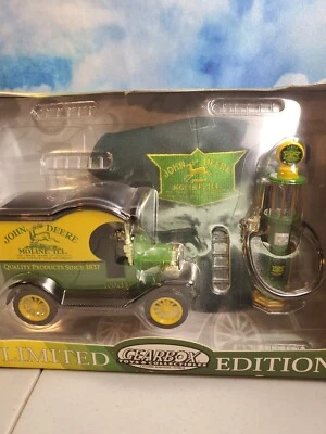 Caja de cambios John Deere 1912 Ford Modelo T, años 20 Wayne bomba de gasolina, sombrero, banco de bloqueo Foto 1 de 4