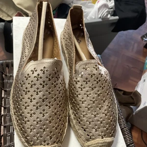 Patricia Nash Women Gold Flats Size 11 - Picture 1 of 3