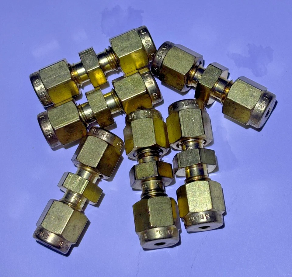 B-200-6.  Lot of 6, Swagelok Brass  Unions. 1/8" OD Tube,  new/old stock - Image 1 of 1