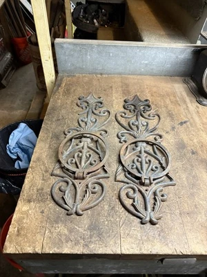 Antique Cast Iron Eastlake Oil Lamp Wall Sconce Bracket Holder Wall Mounts Pair - Image 1 of 4