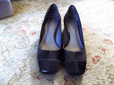 Liz Claiborne Multi-Tone Brown Patchwork Suede Metallic Patent 2" Heel Pumps 8.5 - Image 1 of 4