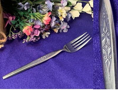 RARE! +AAA Hull KINGSWOOD~ (1) 7-1/2" Dinner Fork~ EUC - Image 1 of 4