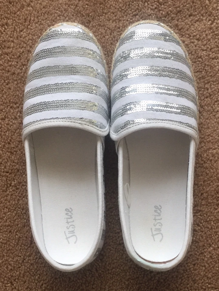 ZAPATOS PLANOS NIÑAS JUSTICIA TALLA 6 LENTEJUELAS PLATEADAS ¡¡BASTANTE EXCELENTE ESTADO!!! Foto 1 de 4