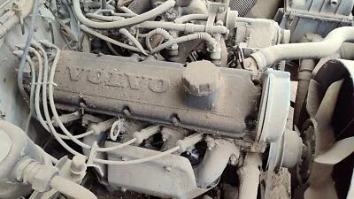 Volvo 740 1991 cubierta de válvula OEM 2,3 L Foto 1 de 4