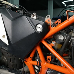 2x Subframe Tank Reinforcement Kit For Husqvarna 701 Enduro Supermoto 2016-2022 - Picture 1 of 12