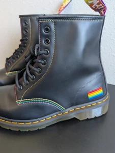Doc Martens Orgullo LGBT Hombres Talla 9 Mujeres 10 1460 Bandera Orgullo Negro NUEVO SIN ETIQUETAS - Imagen 1 de 15