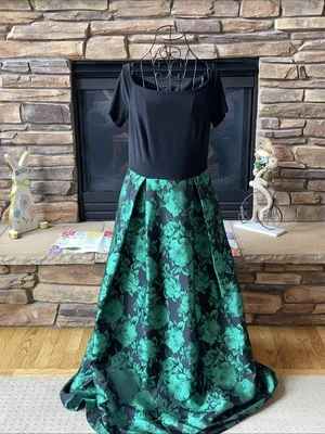 全新无标签 Alex Evenings 黑色和绿色连衣裙 10 码  — 第 1/4 张图片