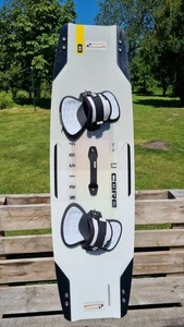 Core Fusion 5 - 144x43 cm - Carbon Kiteboard inklusive Bindungen - Gebraucht - Bild 1 von 5