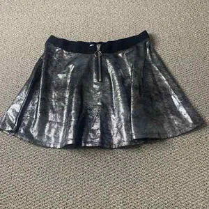 MIA Girls Skater Skirt Size XL Silver Metallic Front Zip Unlined Plated NWT - Picture 1 of 8