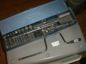 Vintage Giller Tool Company 32 Piece Tool Set with Metal Box - 1/4" and 3/8" - Picture 1 of 3