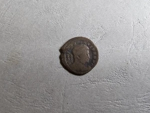 Pièce de Monnaie Romaine - Follis Constantin 1er Soli invicto comiti 21mm - Picture 1 of 5