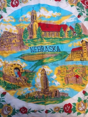 De Colección THRIFCO Rayón Japón Bufanda Recuerdo NEBRASKA Cornhusker State Boys Town 30x31 Foto 1 de 4