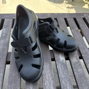 OOfos OOcandoo Sandals Slip On Recovery Shoes Unisex In Black Size M 7/W 9 EUC - Picture 1 of 17