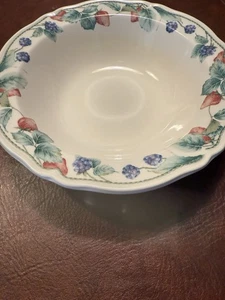 Beerenrebenschale von Noritake - Bild 1 von 3