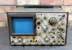 Hitachi Oszilloskop V-550B Ersatzteile oder Reparaturen - Bild 1 von 10