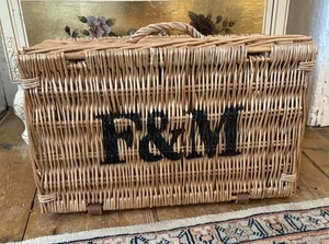 F&M Fortnum & Mason Wicker Storage Hamper Basket Picnic 43x27x19cm - Picture 1 of 4