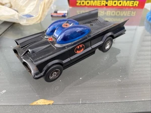 Batmobile Azrak Hamway AHI 1977 radiocontrolado - sin control remoto - no funciona - Imagen 1 de 14
