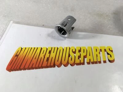 GM OEM 2015 Silverado 2500 HD Bumper Components-Park Sensor Bracket 23276812 - image 1 of 3